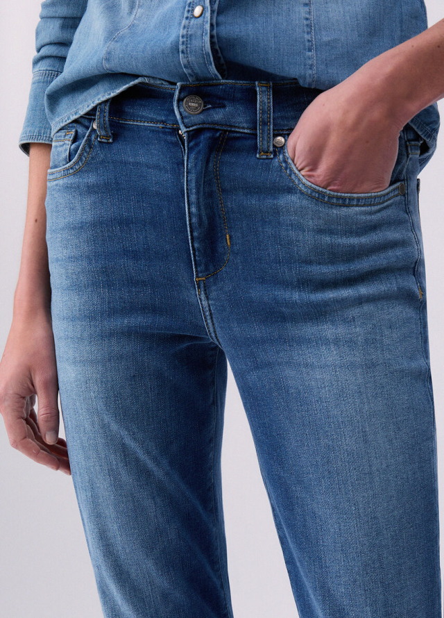 Pantalón acampanado con strass de Liu Jo
