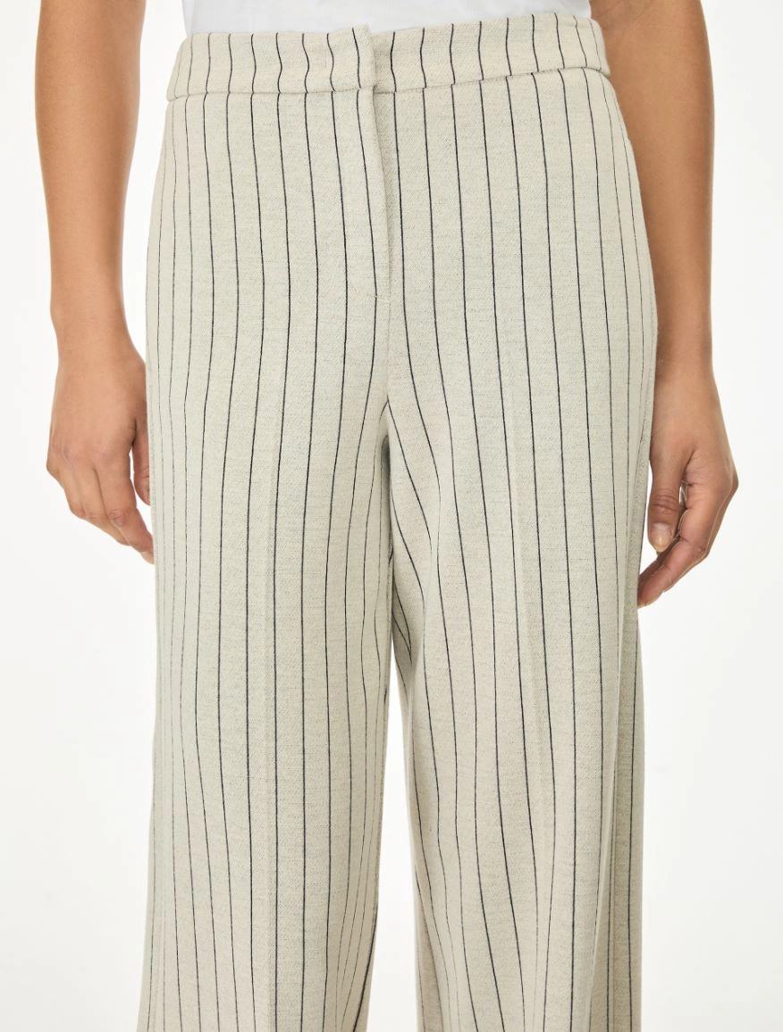 Pantalón wide leg de rayas de estilo joven iBlues