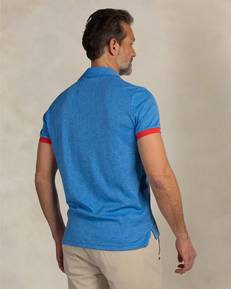 Polo de hombre sport en color rojo con detalles en contraste