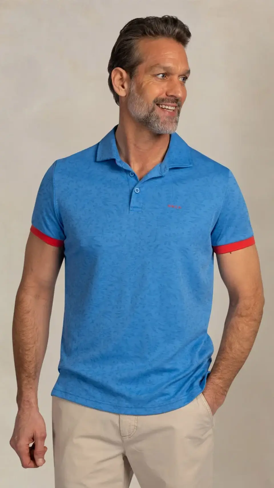 Polo de hombre sport en color rojo con detalles en contraste