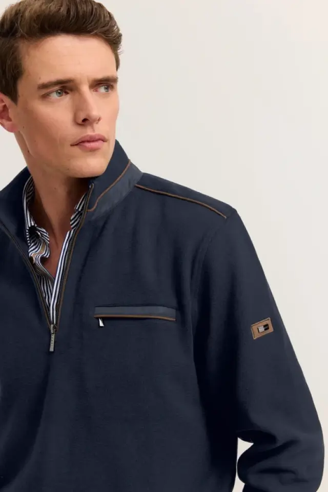 Jersey de punto con cremallera y detalle de piel Marca Bugatti