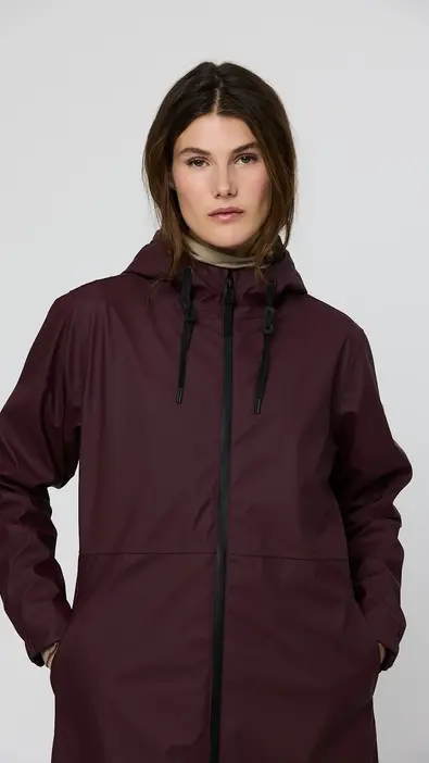 Gabardina impermeable con capucha de Tanta