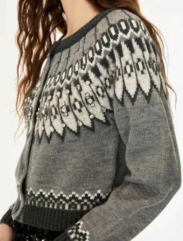 Cardigan con pedrería iBlues 