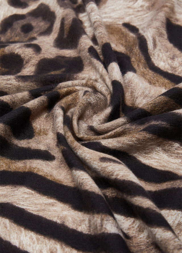 Bufanda de punto suave con estampado animal
