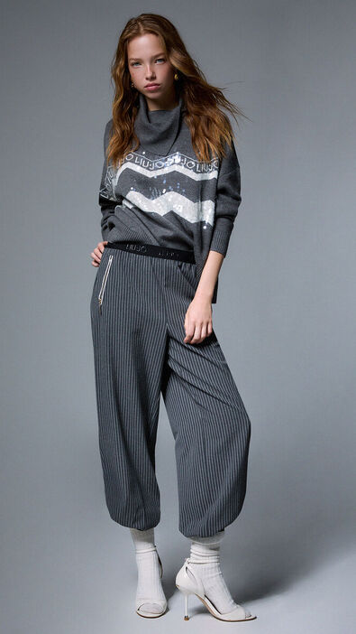 Jersey con cenefa de paillettes 