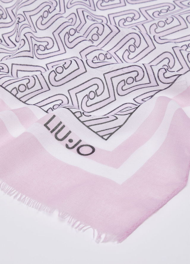 Pañuelo de mujer con estampado de logos y cadenas