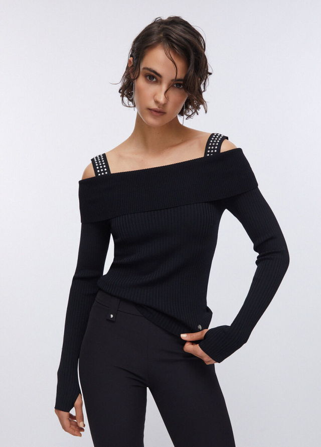 Jersey de manga larga con detalle de tirantes y tachuelas